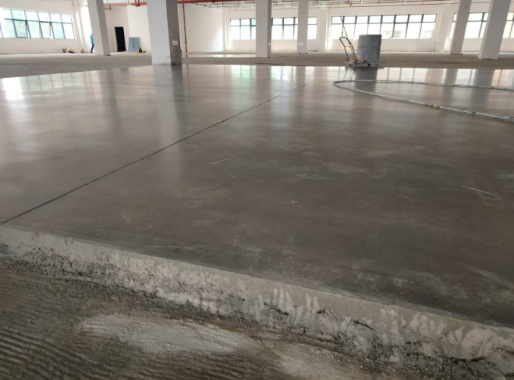 銘晨：新車間地面金剛砂施工進行中